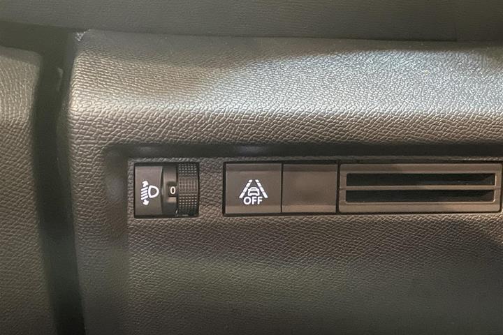 Blå Citroën C4 fra 2023