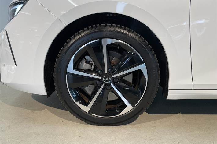 Hvid Opel Astra fra 2022