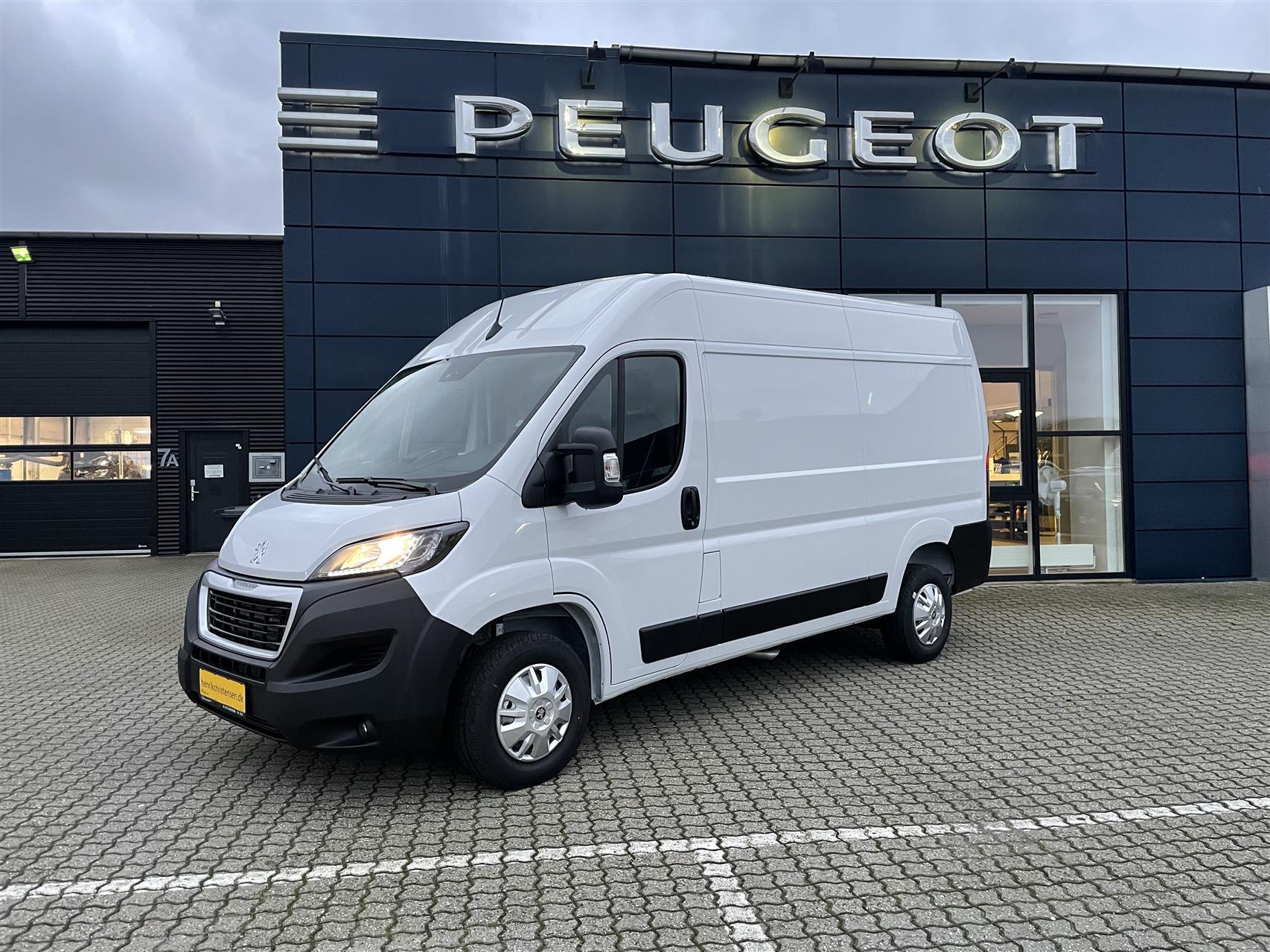 Peugeot Boxer 2,2 333 L2H2 BlueHDi Premium 140HK Van 6g