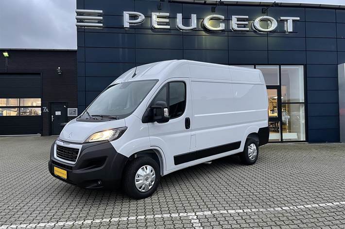 Hvid Peugeot Boxer fra 2022