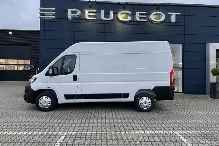 Hvid Peugeot Boxer fra 2022