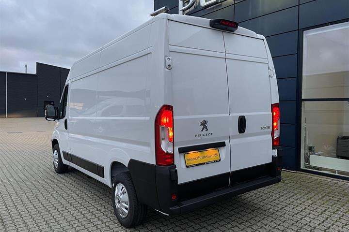 Hvid Peugeot Boxer fra 2022