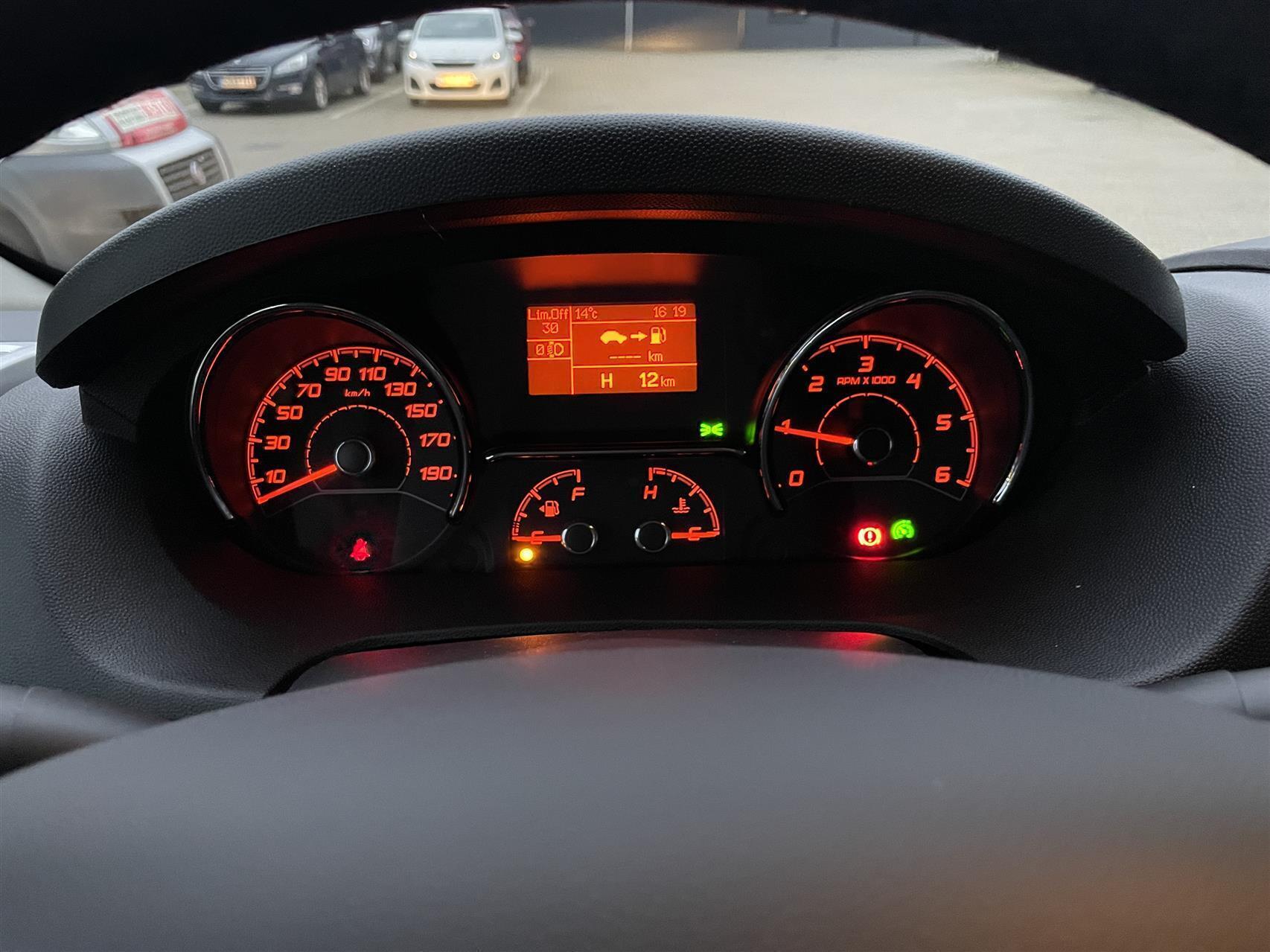 Hvid Peugeot Boxer fra 2022