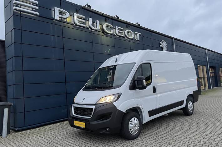 Hvid Peugeot Boxer fra 2022
