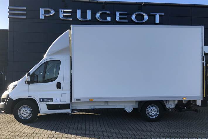 Hvid Peugeot Boxer fra 2021