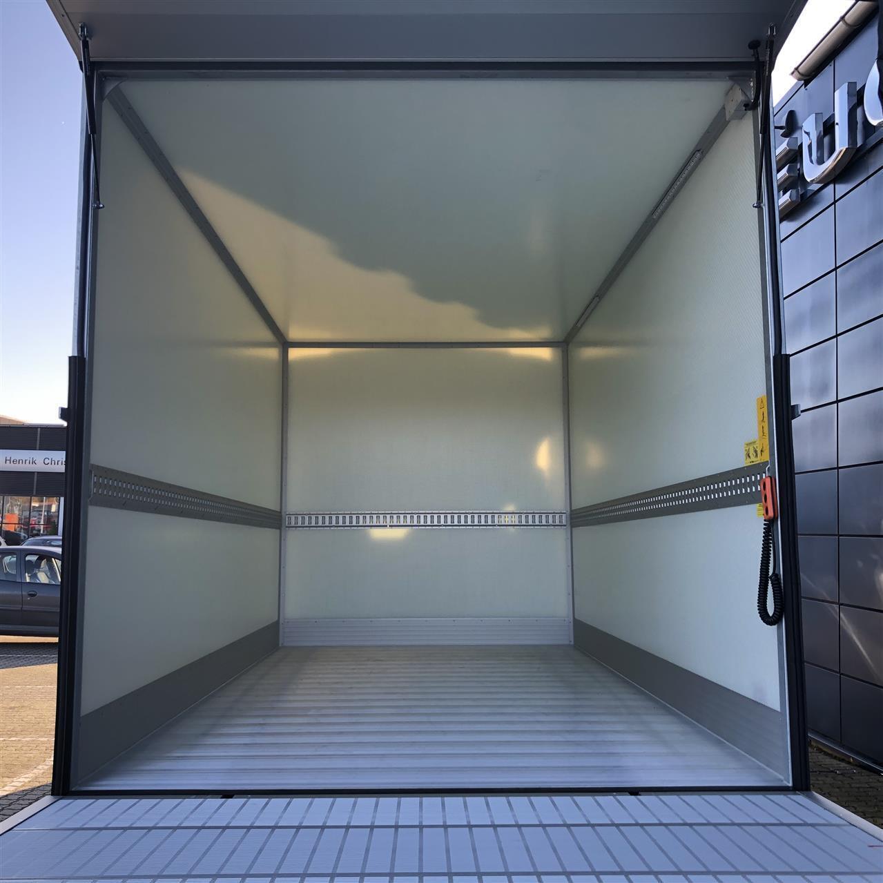 Hvid Peugeot Boxer fra 2021