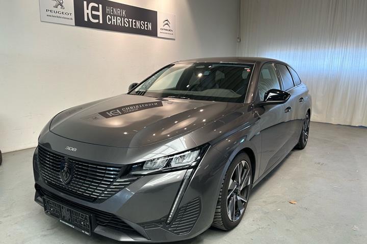 Grå Peugeot 308 fra 2022 set udefra
