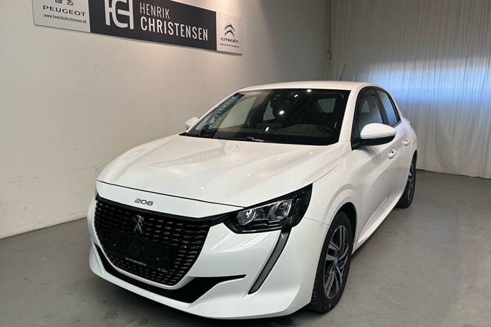 Hvid Peugeot 208 fra 2020 set udefra