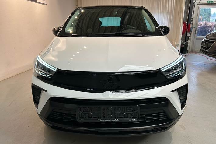 Hvid Opel Crossland fra 2023