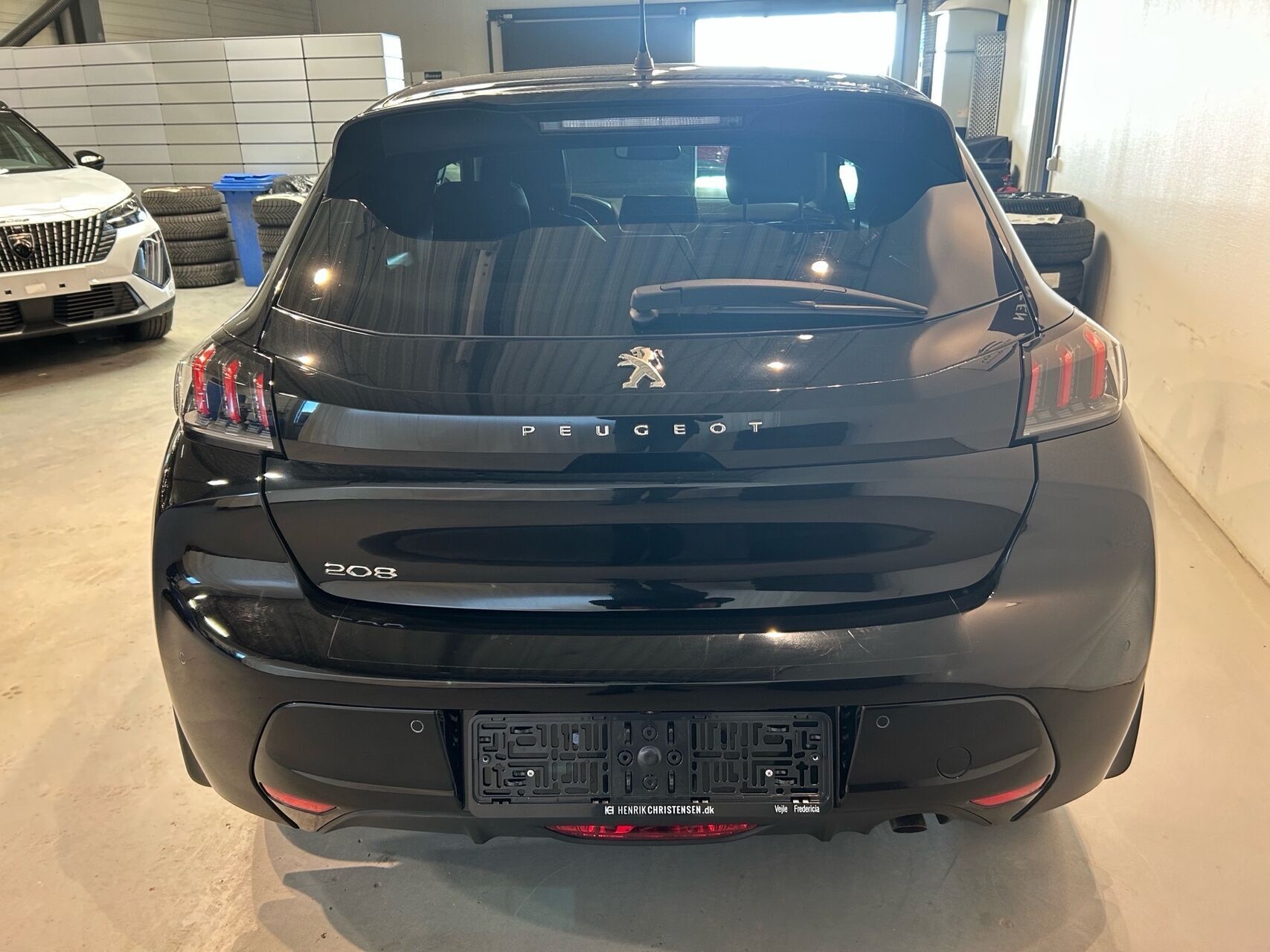 Peugeot 208 1,2 PureTech Allure EAT8 100HK 5d 8g Aut.