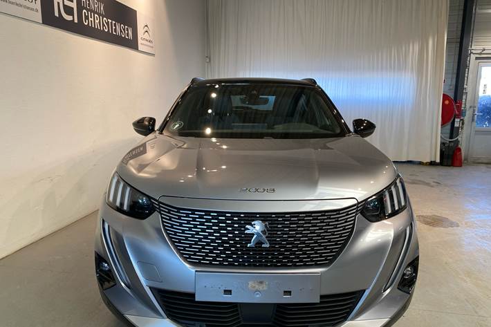 Grå Peugeot e-2008 fra 2022
