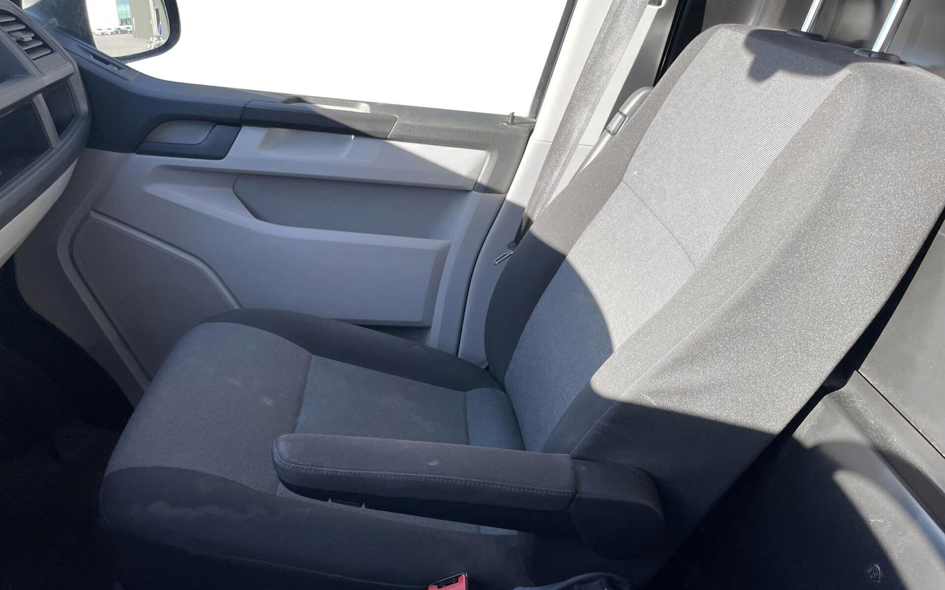 Sort VW Transporter fra 2017