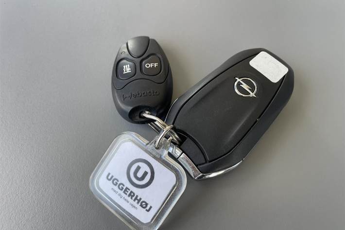 Hvid Opel Vivaro fra 2023