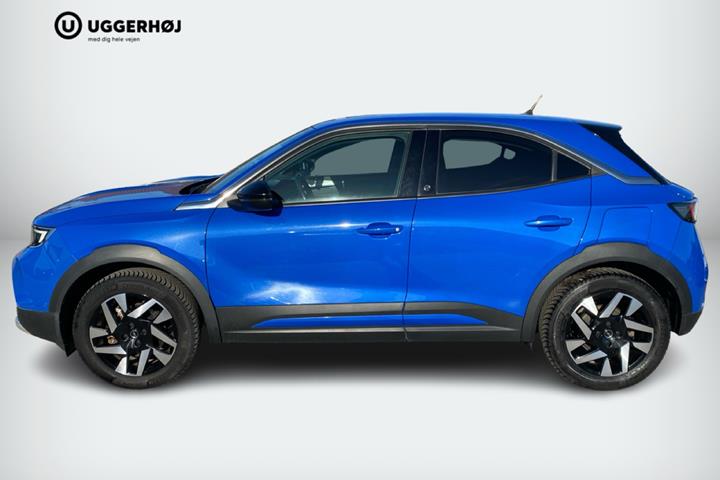 Blå Opel Mokka-e fra 2021