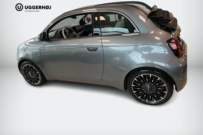 Grå Fiat 500e fra 2021