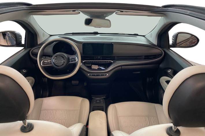 Grå Fiat 500e fra 2021