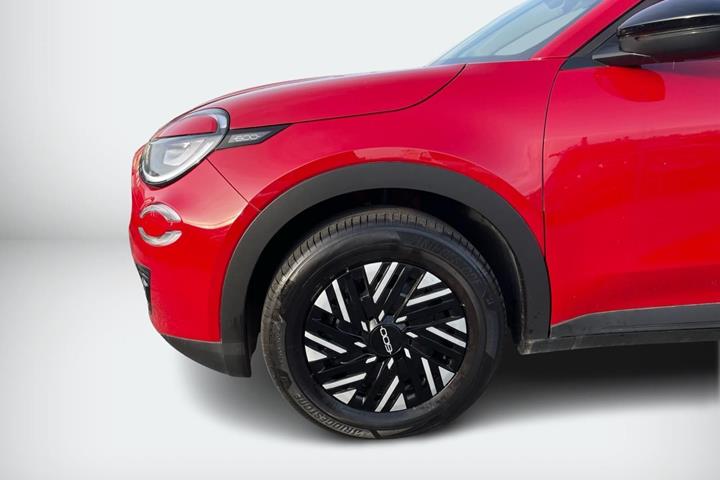 Rød Fiat 600e fra 2024