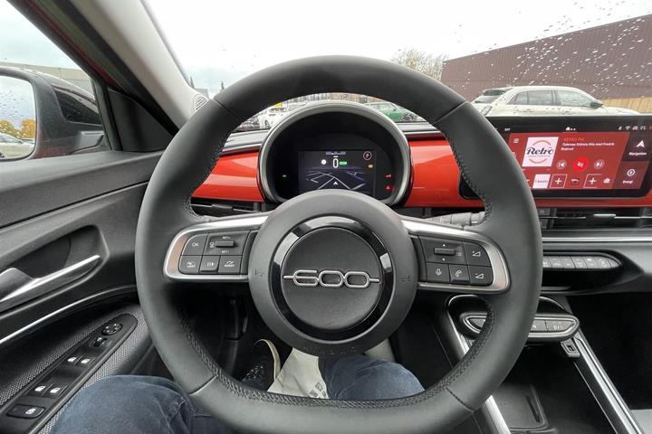 Orange Fiat 600e fra 2024