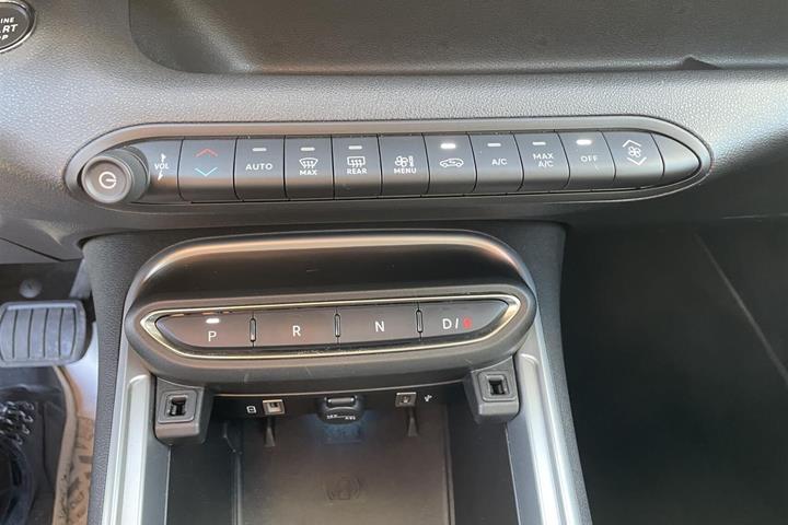 Hvid Jeep Avenger fra 2024