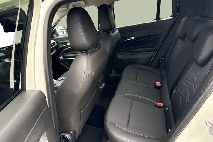 Hvid Jeep Avenger fra 2024