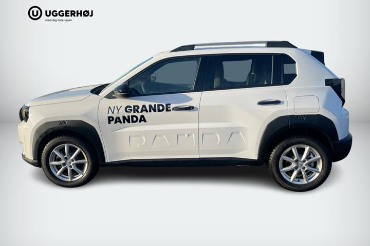 Hvid Fiat Grande Panda fra 2025 set udefra