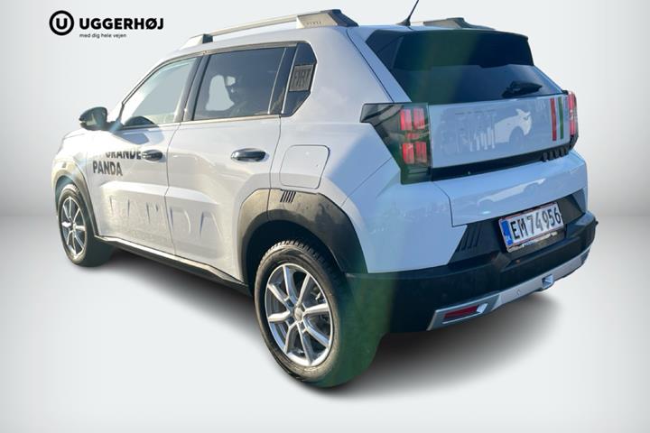Hvid Fiat Grande Panda fra 2025 set udefra