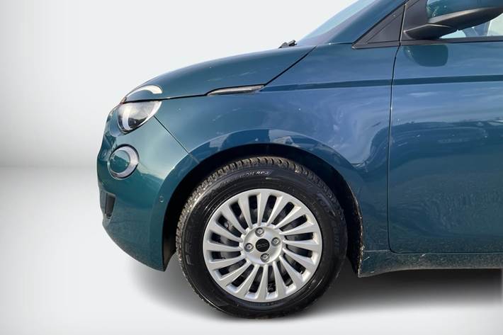 Grøn Fiat 500e fra 2023