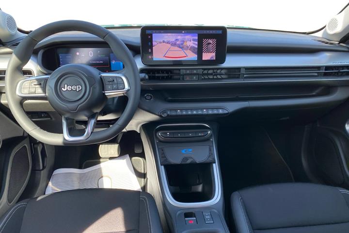 Blå Jeep Avenger fra 2023