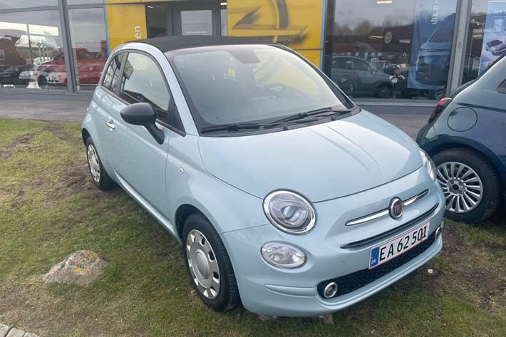 Grøn Fiat 500C fra 2024