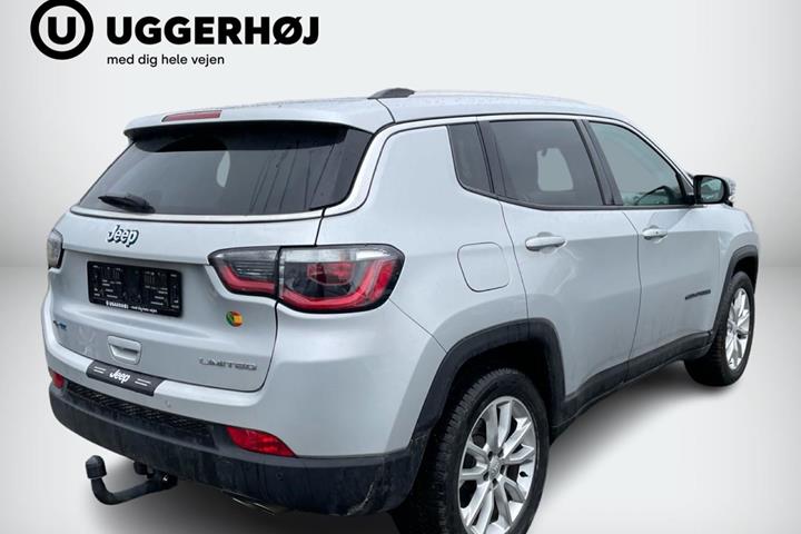 Sølv Jeep Compass fra 2020