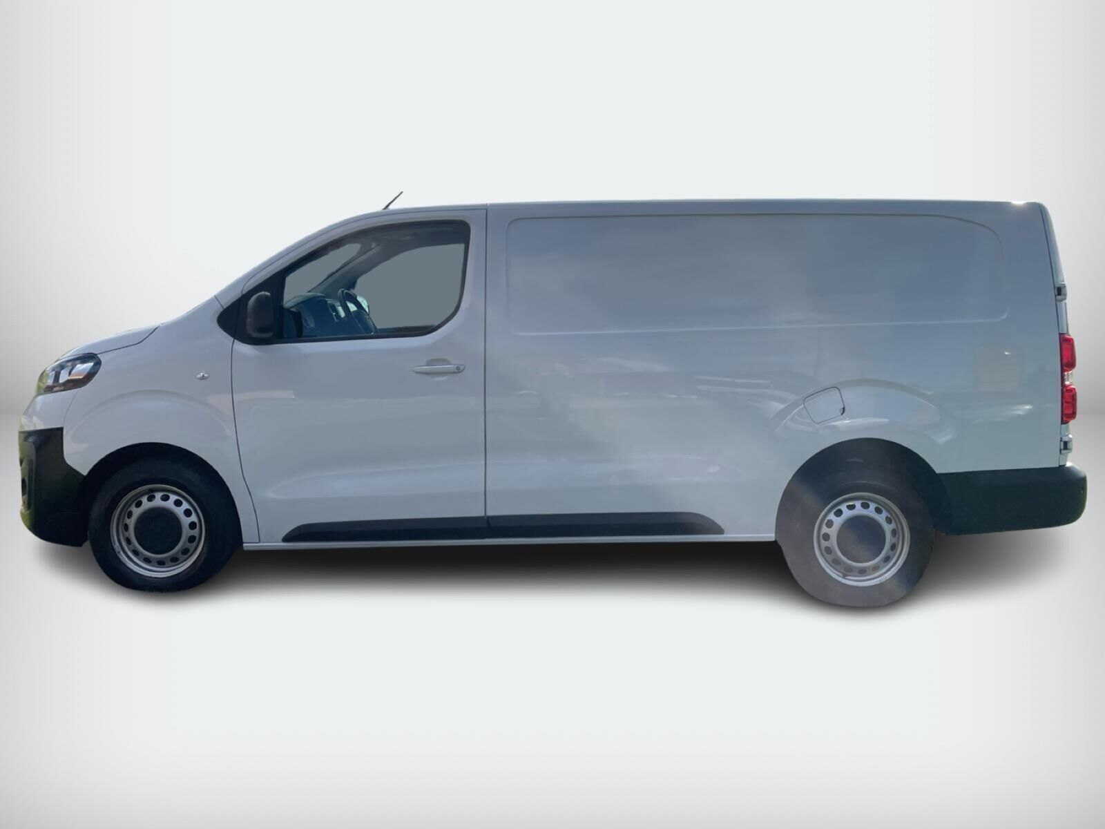 Hvid Opel Vivaro fra 2023