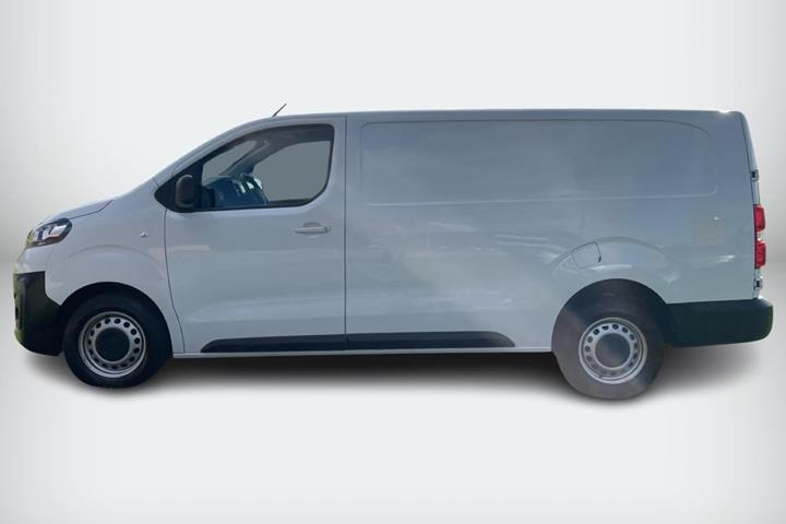 Hvid Opel Vivaro fra 2023