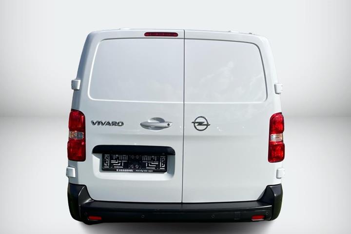 Hvid Opel Vivaro fra 2023