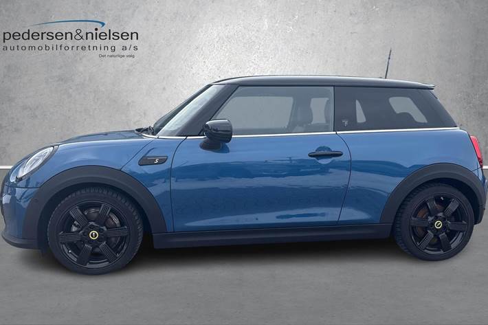 Blå Mini Cooper fra 2022
