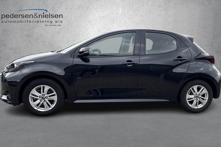 Sort Mazda 2 fra 2024