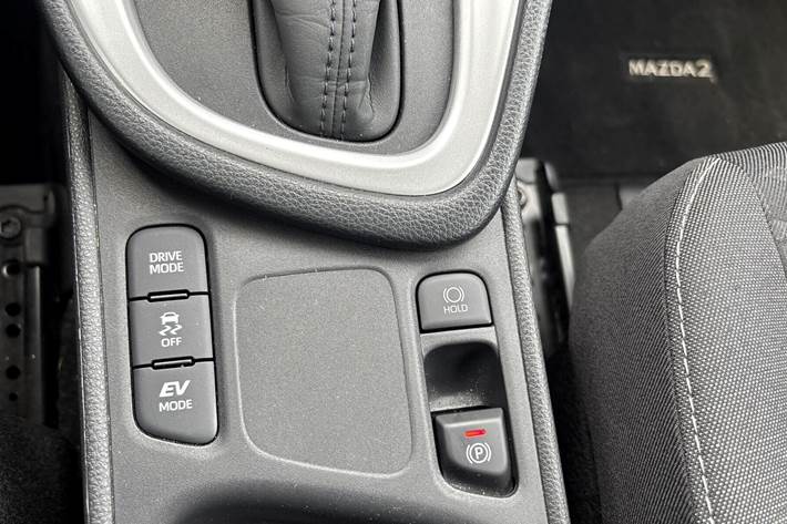 Sort Mazda 2 fra 2024