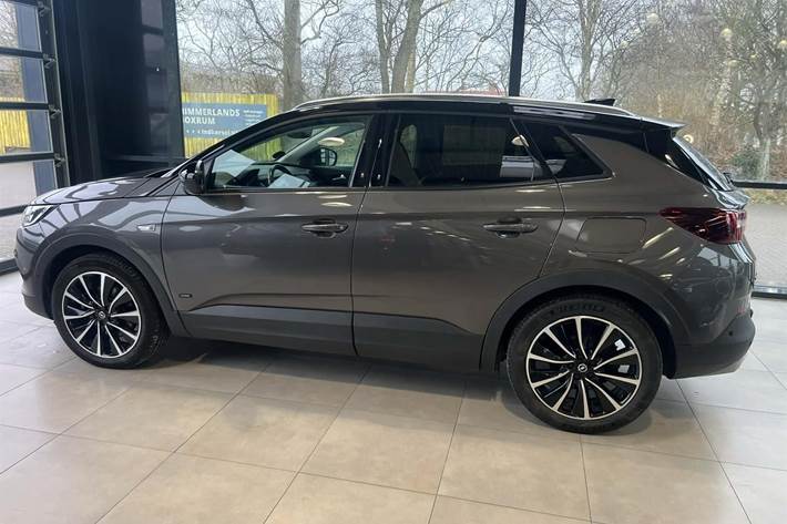 Grå Opel Grandland X fra 2021
