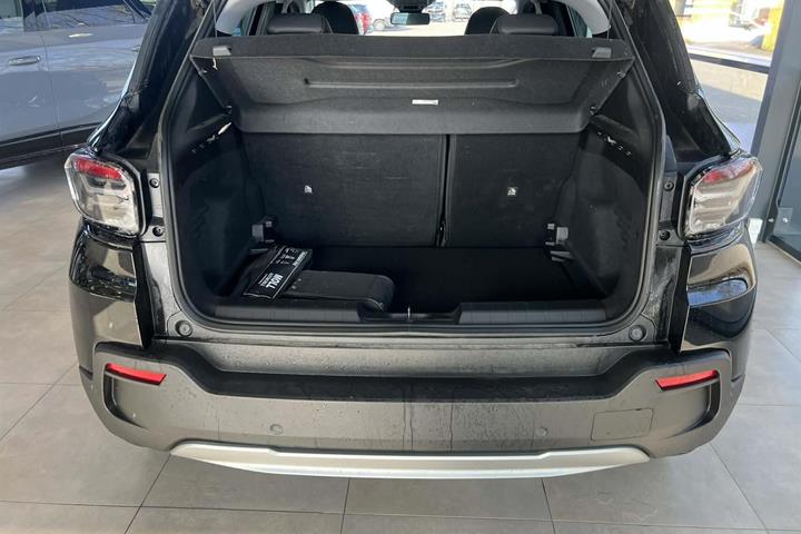 Sort Jeep Avenger fra 2023