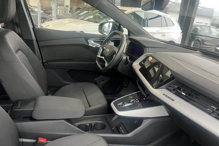 Sort Audi Q4 fra 2023