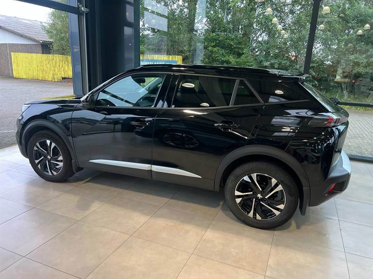 Peugeot 2008 1,2 PureTech Allure Pack 130HK 5d