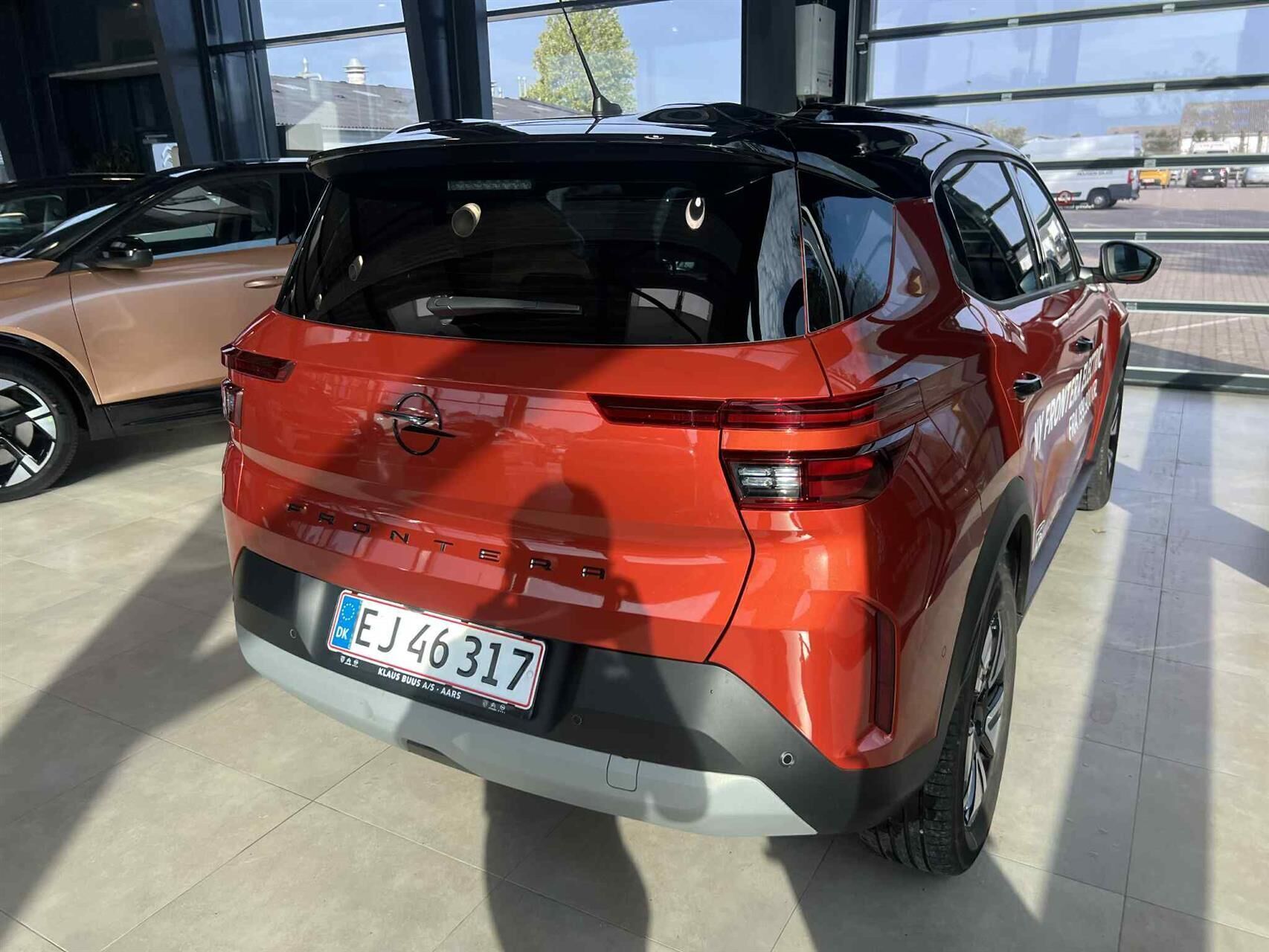 Orange Opel Frontera fra 2025