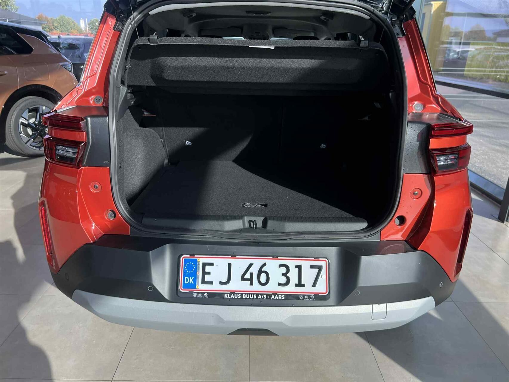 Orange Opel Frontera fra 2025