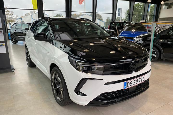 Hvid Opel Grandland fra 2023