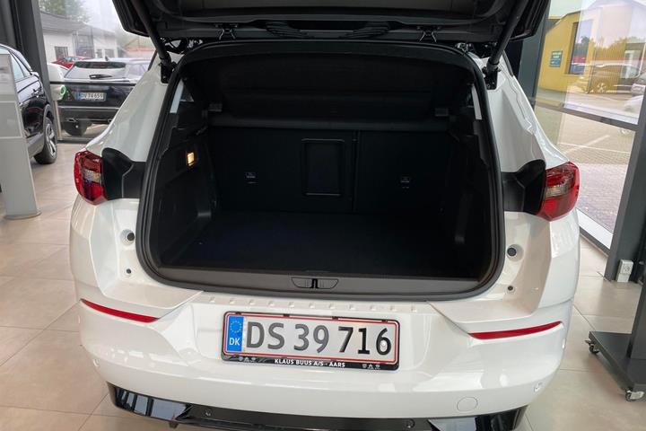 Hvid Opel Grandland fra 2023