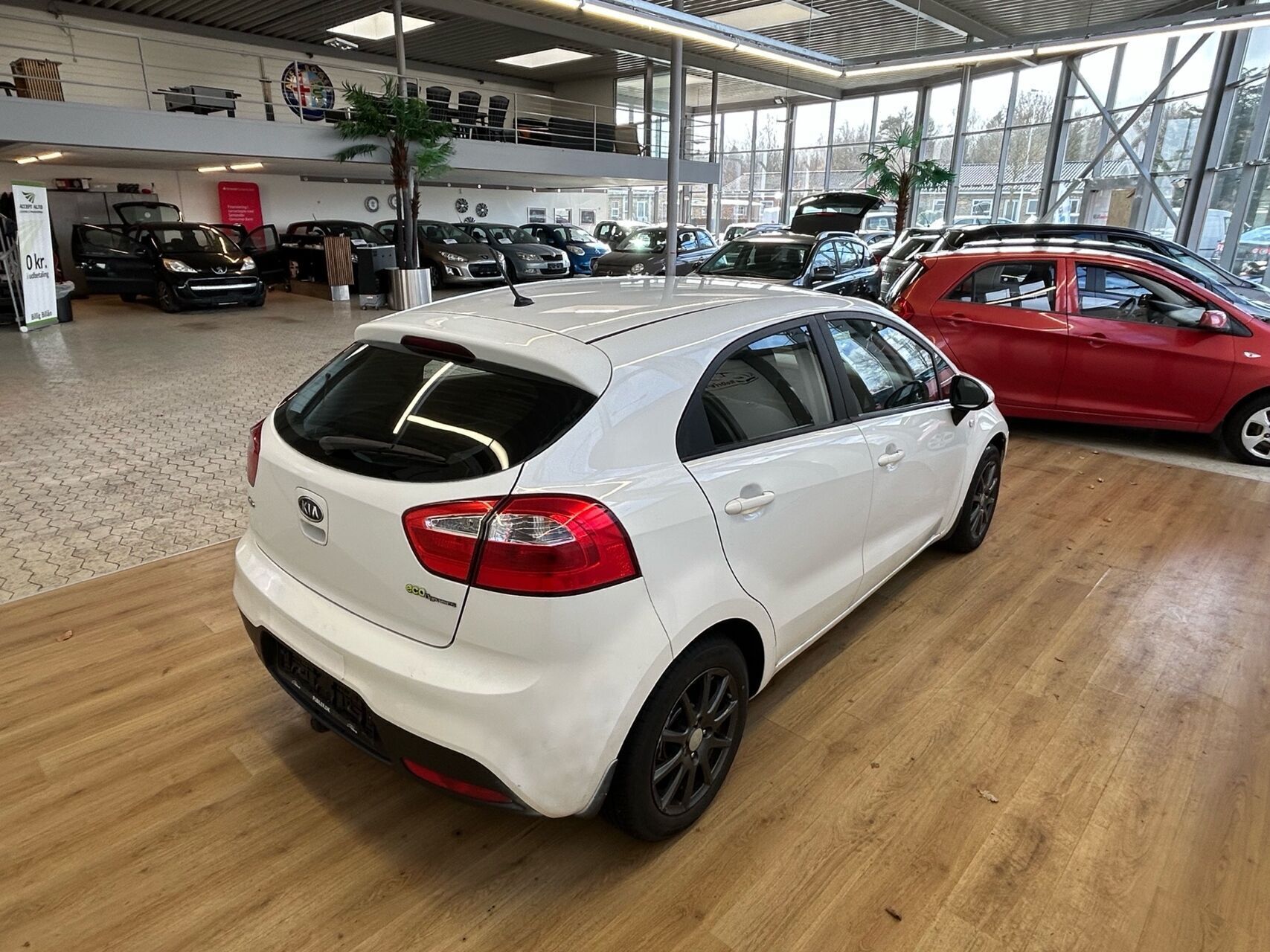 Hvid Kia Rio fra 2012