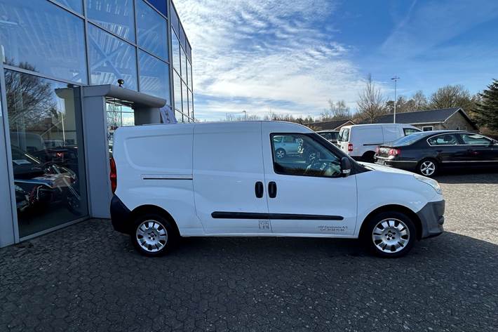 Hvid Fiat Doblò fra 2012