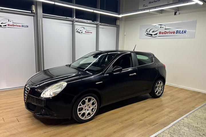 Sort Alfa Romeo Giulietta fra 2011 set udefra