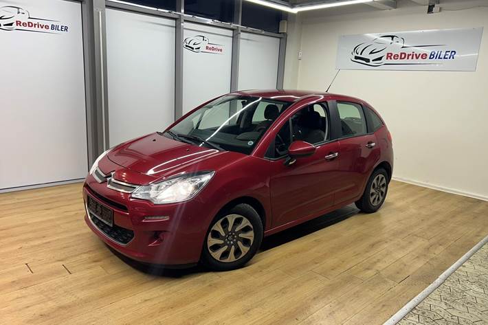 Rød Citroën C3 fra 2013 set udefra