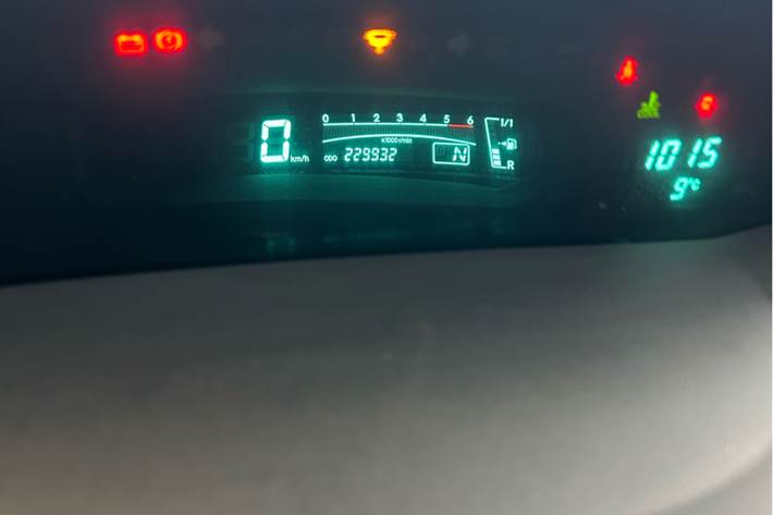 Sølv Toyota Yaris fra 2008