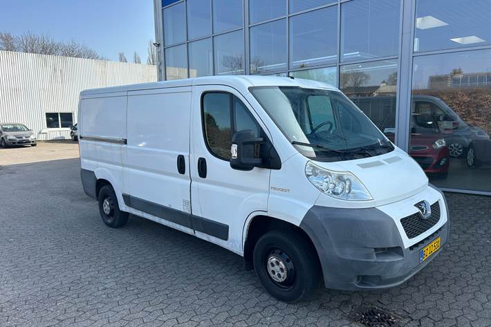 Hvid Peugeot Boxer fra 2006